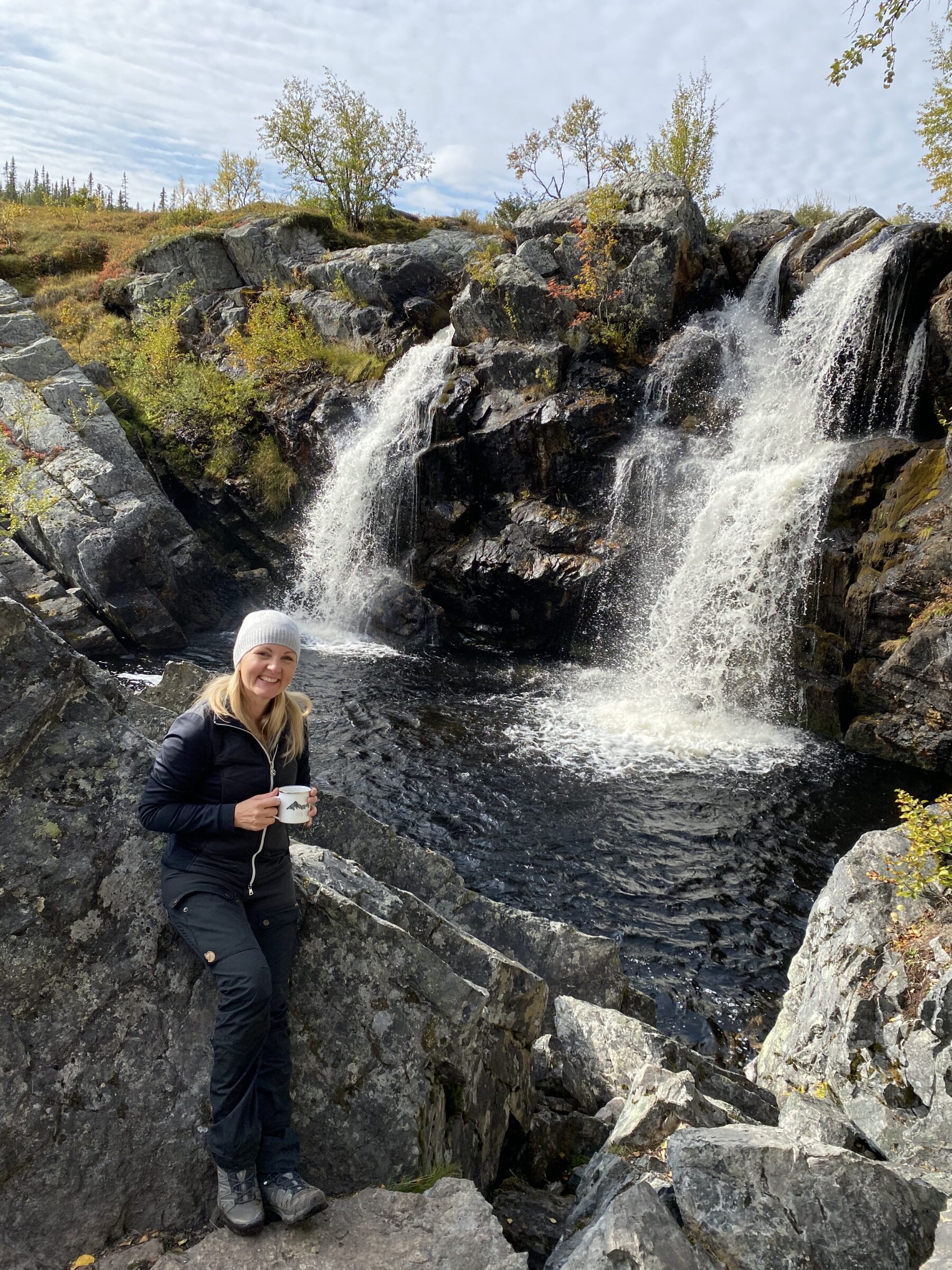 Fallmorafallen. En fin vandring över kalfjäll och genom björkskog.